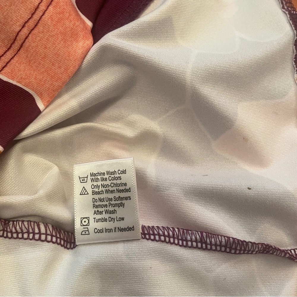 Pebble Beach Mod Floral Side
Panel Short Sleeve Dress-Size Medium - Picture 8 of 10